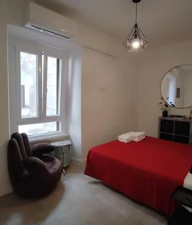 Samdom's Station Termini Appartement